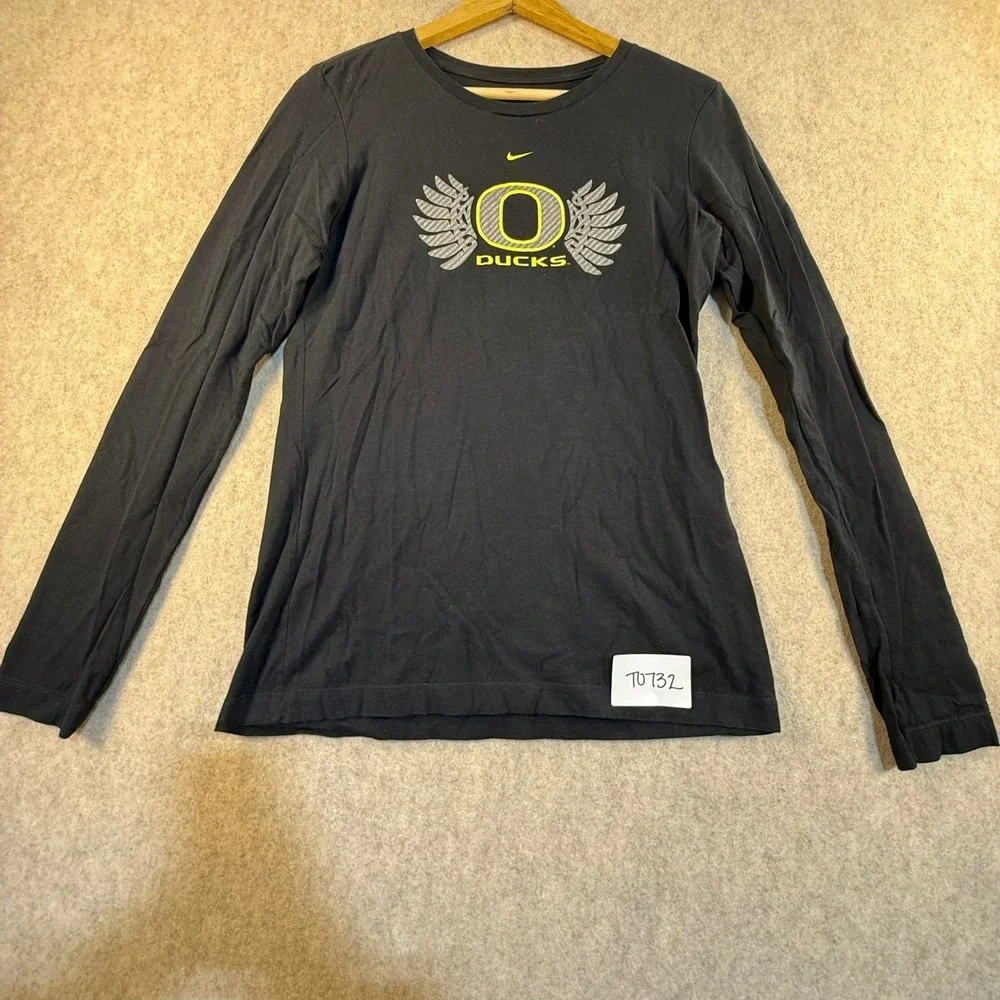 Nike Oregon Ducks Womens Slim Fit‎ Long Sleeve Graphic T-Shirt Black Size M